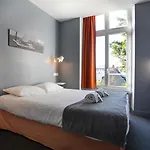 Au Bout Du Quai