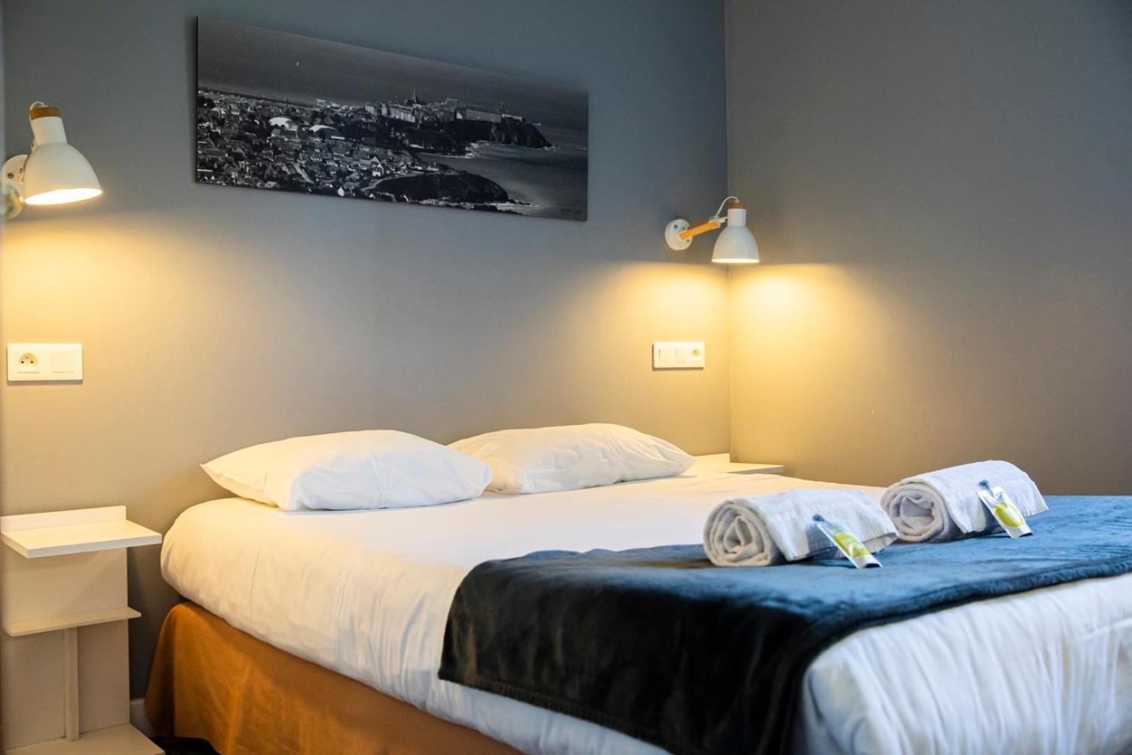 Au Bout Du Quai Hotel