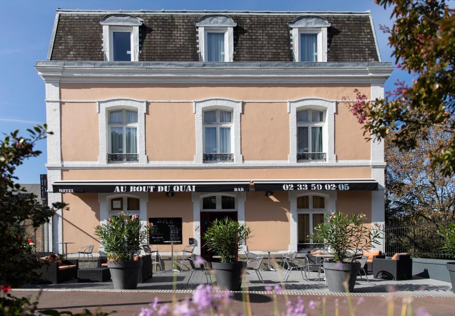 Au Bout Du Quai Hotel 3*